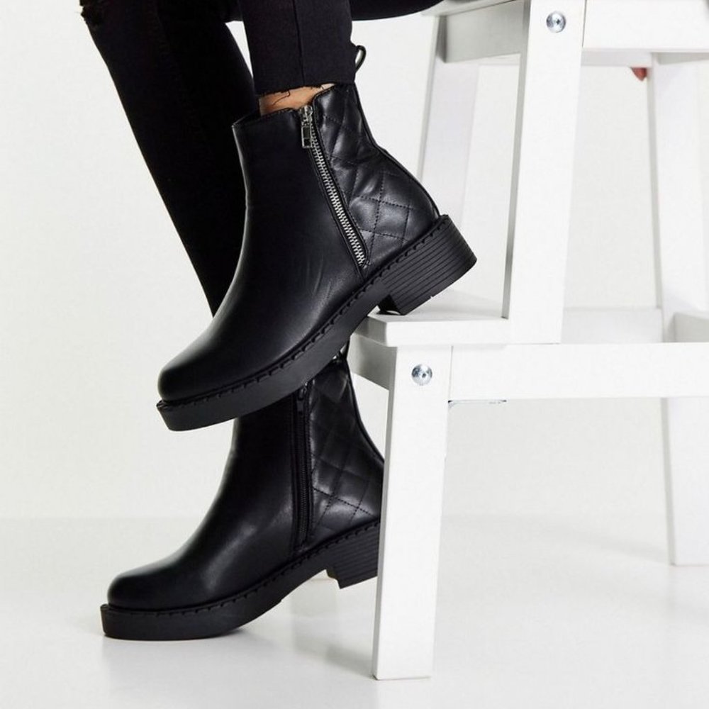 Truffle Collection Side Zip Ankle Boots With Quilting - Black - US 10 - NWOT